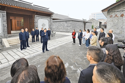 习近平在安徽考察时强调 发挥多重国家发展战略叠加优势 奋力谱写中国式现代化安徽篇章